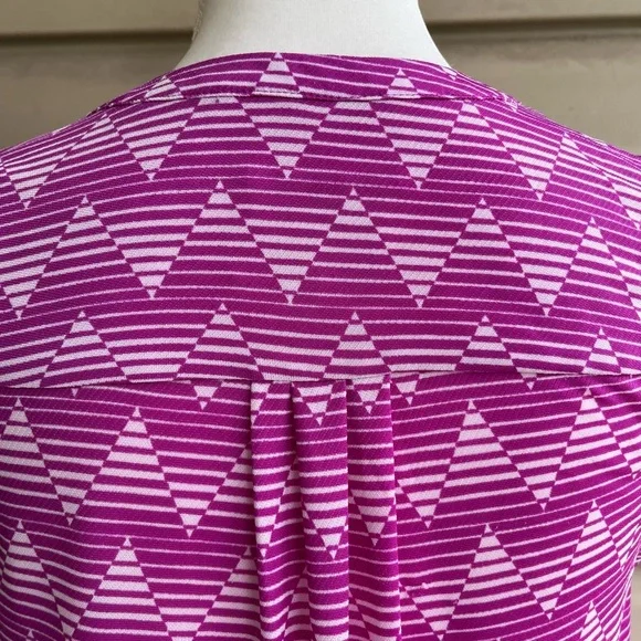 •Skies are Blue• Sleeveless Split V-Neck Knit Top - Size Small - Picture 5 of 8